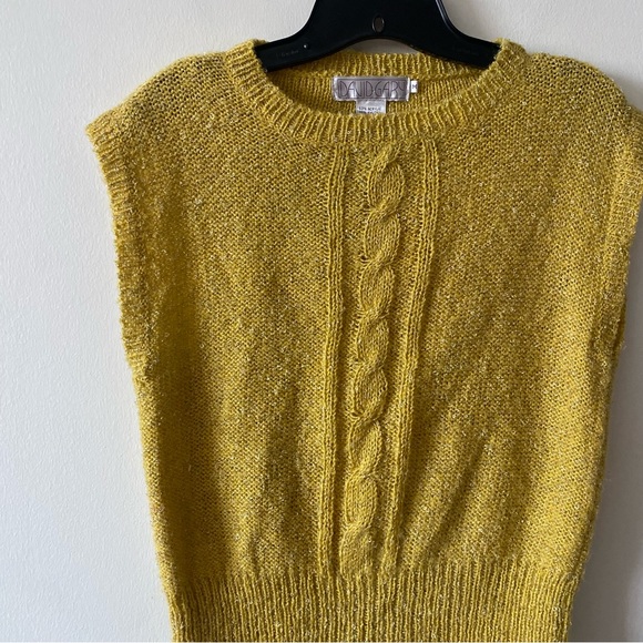 Vintage 60s Inspired David Gary Golden Sleeveless Sweater Vest - Picture 6 of 6